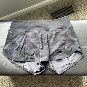 Like new high rise speed up short 4”